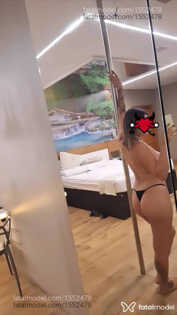 Acompanhante mulher loira (o) de olhos castanhos - Bella Santini