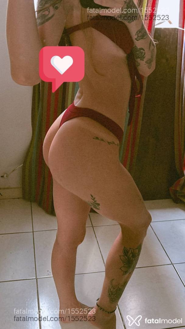 Acompanhante mulher com cabelo castanho de olhos castanhos - sofia