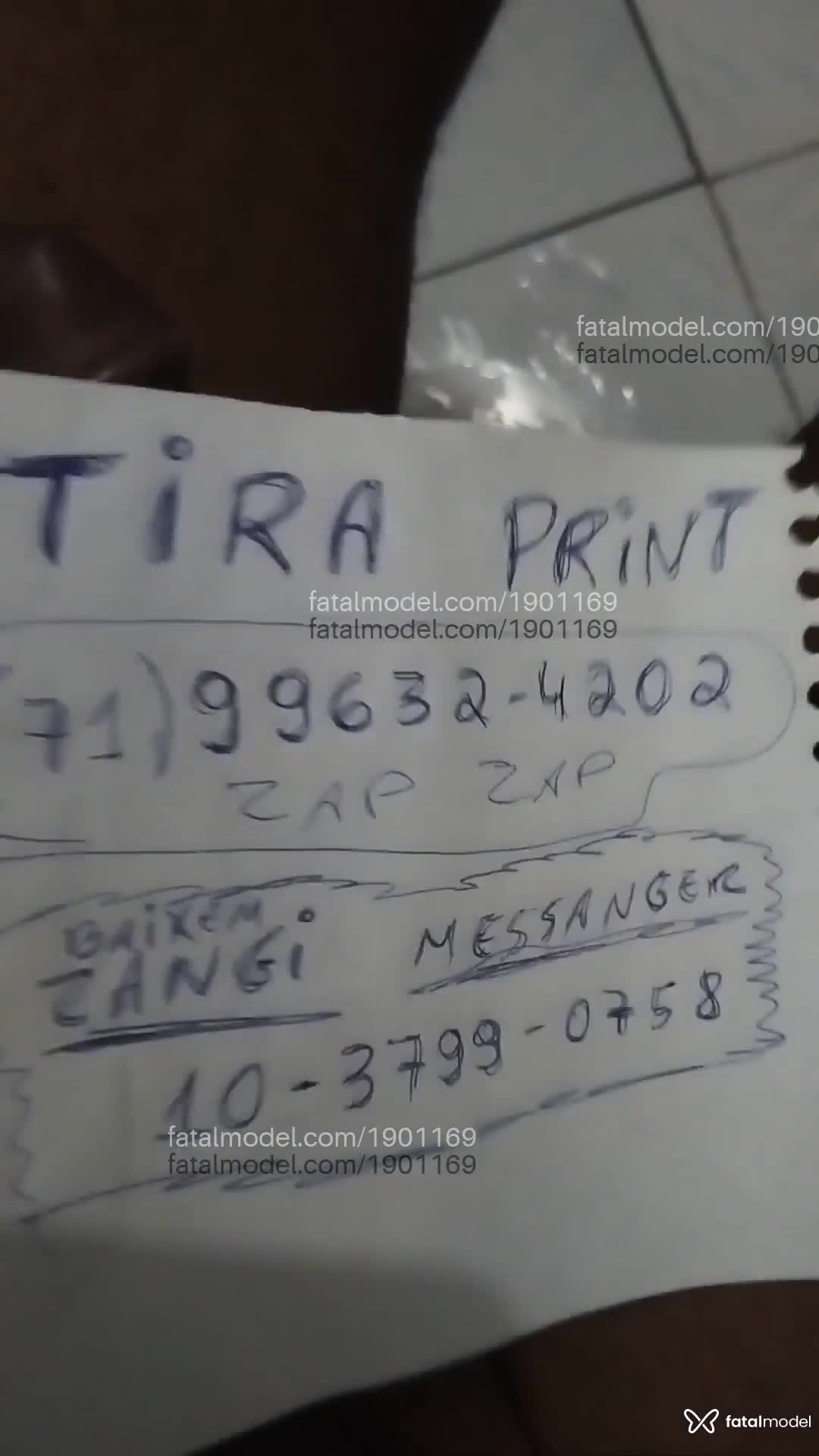 Acompanhante homem com cabelo grisalho de olhos pretos em Virtual - Paulo