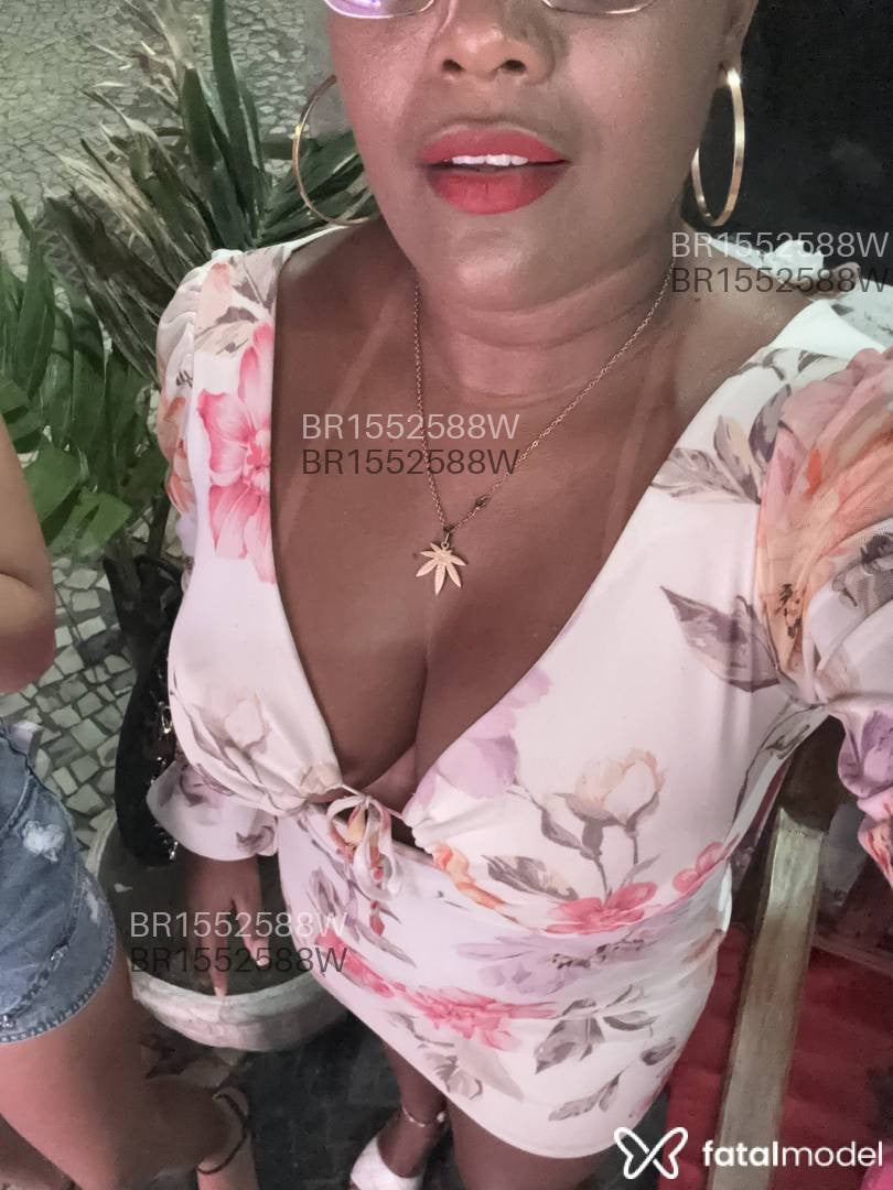Acompanhante mulher com cabelo castanho de olhos pretos em Rio de Janeiro - Mel carícia