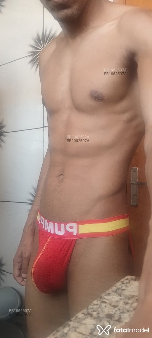 Acompanhante homem morena (o) de olhos pretos em Rio de Janeiro - Henri