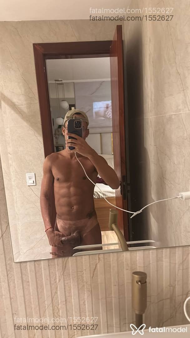 Acompanhante homem morena (o) de olhos pretos - Yuribahiano