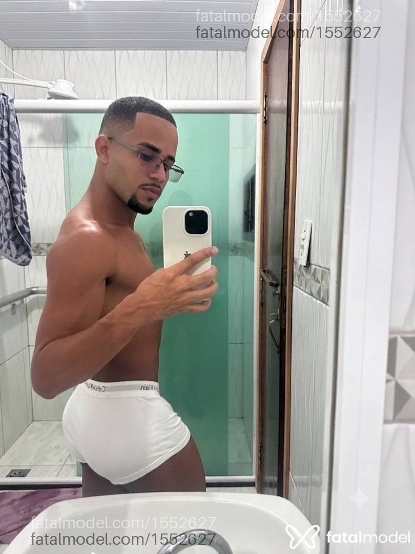 Acompanhante homem morena (o) de olhos pretos em Juiz de Fora - Yuribahiano