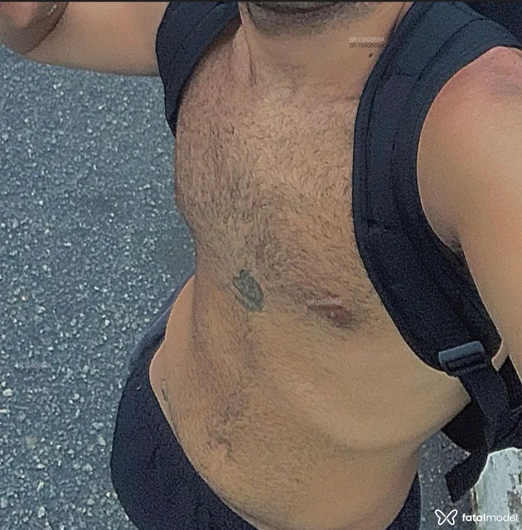 Acompanhante homem morena (o) de olhos castanhos em Rio de Janeiro - Gurizn