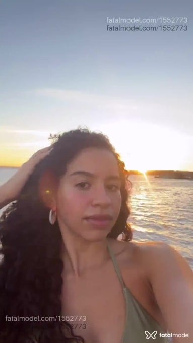 Acompanhante mulher com cabelo castanho de olhos castanhos em Brasília - Bia Magalhães