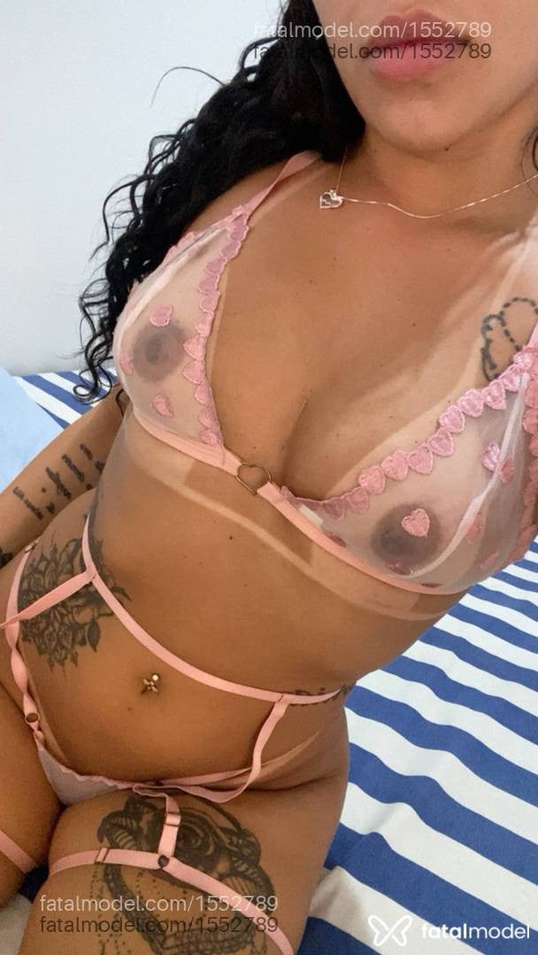 Acompanhante mulher morena (o) de olhos castanhos - Mirella