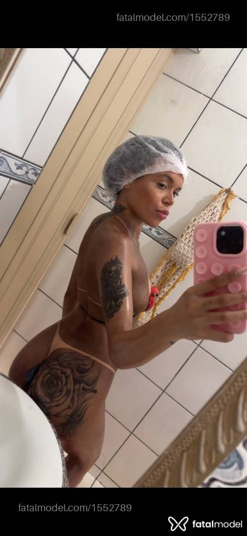 Acompanhante mulher morena (o) de olhos castanhos - Mirella