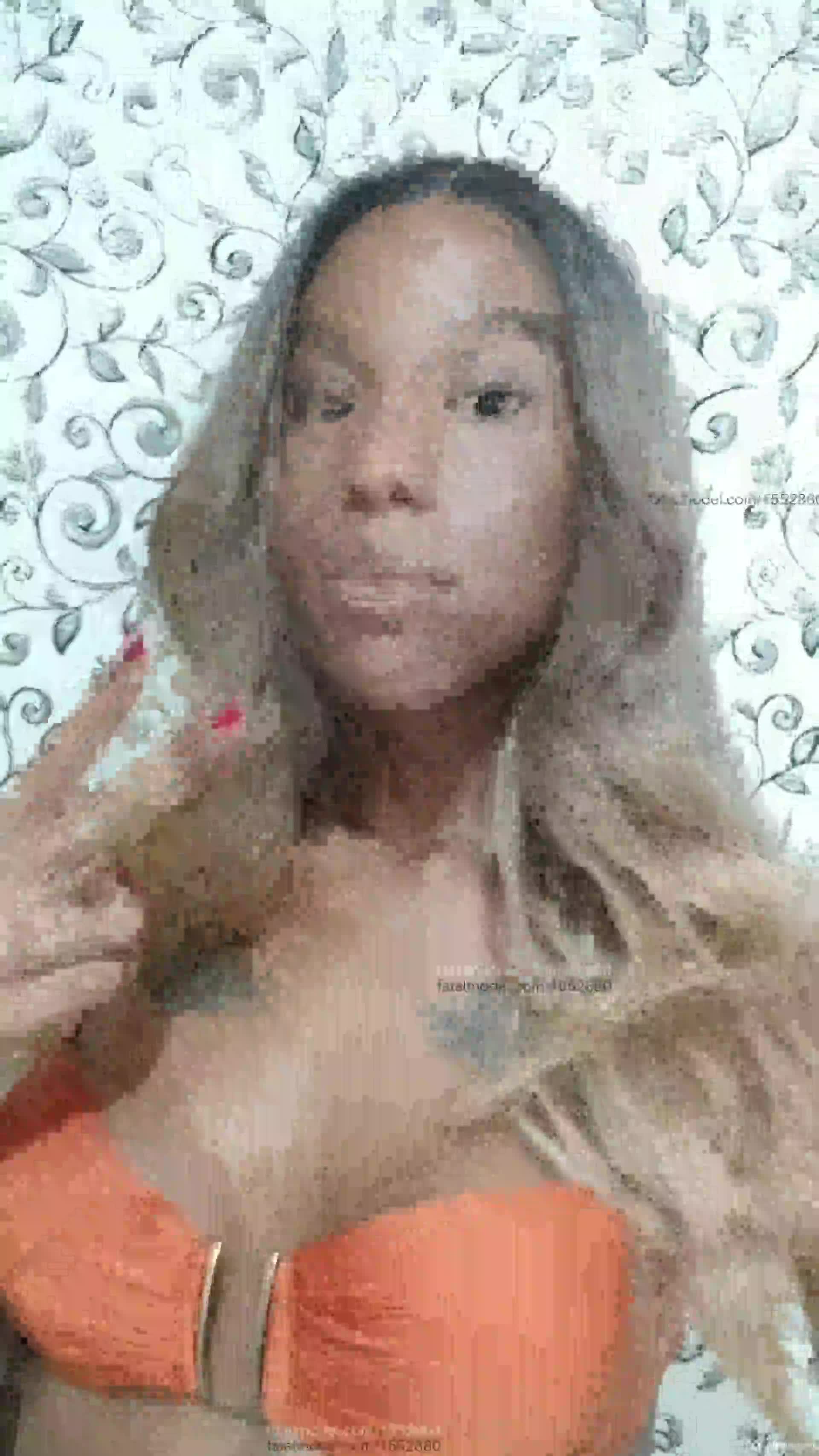 Acompanhante mulher trans loira (o) de olhos castanhos - Patricia Lemos