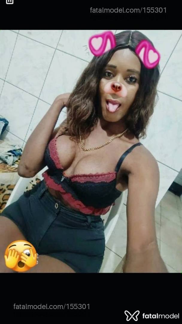 Acompanhante mulher trans com cabelo castanho de olhos castanhos - Drumont