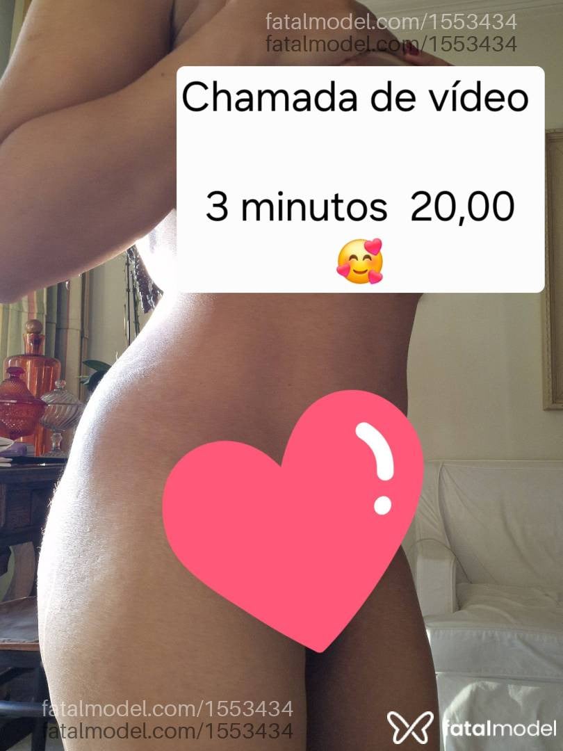 Acompanhante mulher morena (o) de olhos pretos - Megan