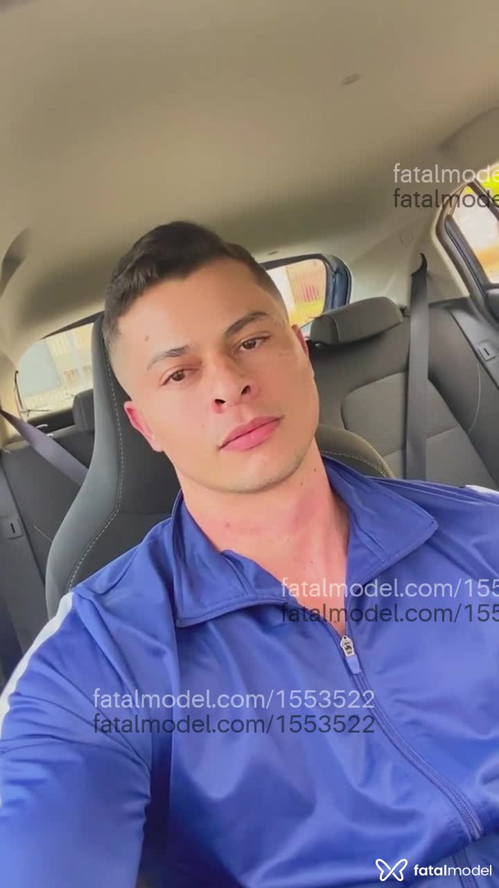 Acompanhante homem com cabelo castanho de olhos castanhos em Virtual - Alexander Brown