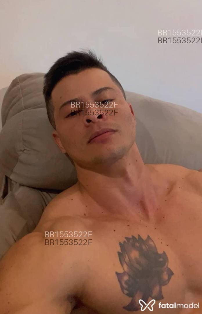 Acompanhante homem com cabelo castanho de olhos castanhos em Virtual - Alexander Brown