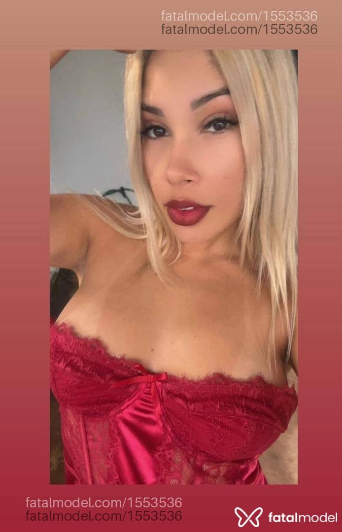 Acompanhante mulher loira (o) de olhos castanhos - Beatriz