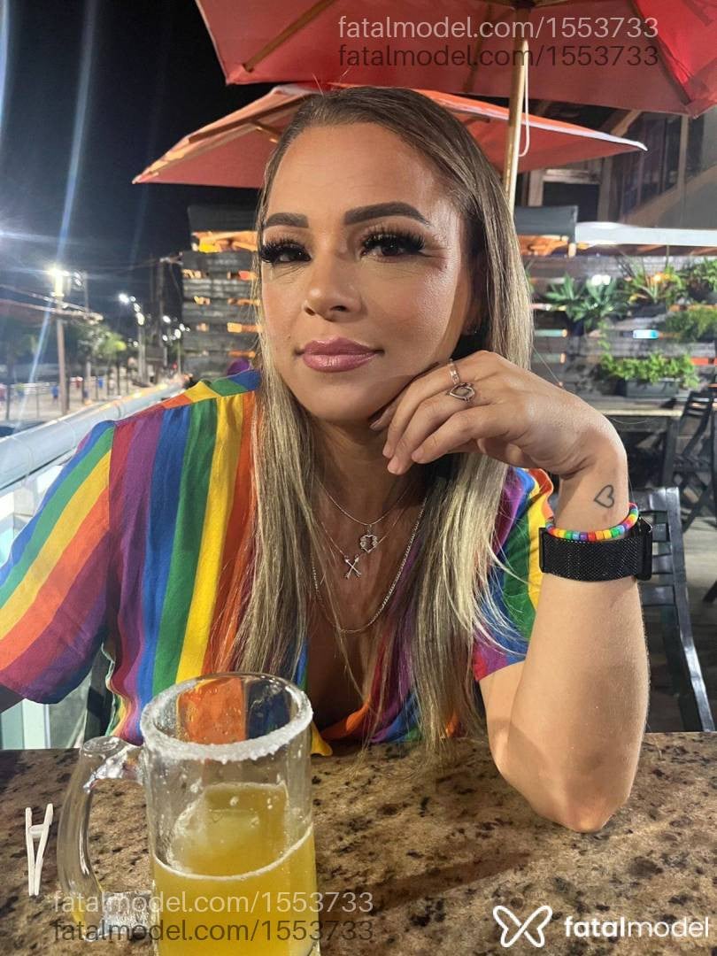 Acompanhante mulher loira (o) de olhos mel em Uberaba - Eliza Vasconcellos