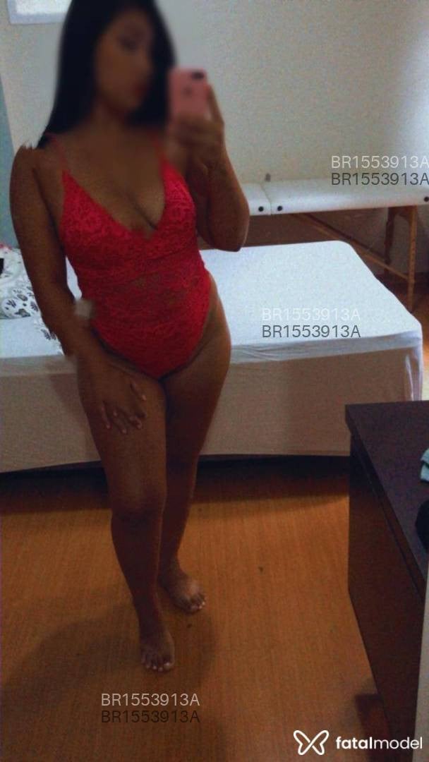 Acompanhante mulher morena (o) de olhos castanhos em Indaial - Flávia Moraes