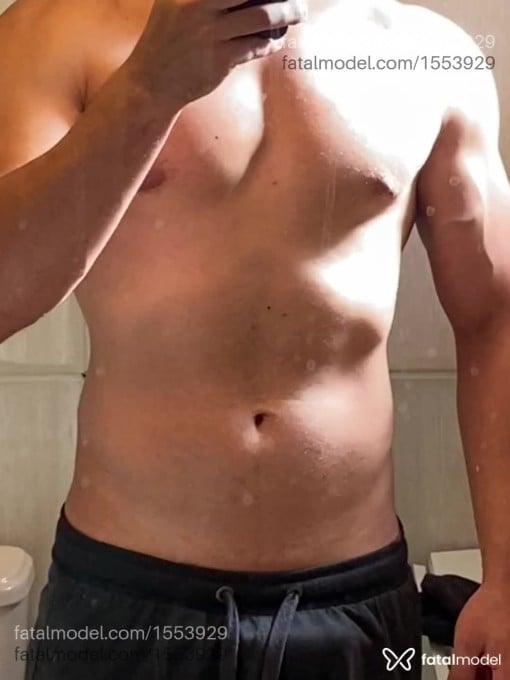 Acompanhante homem morena (o) de olhos castanhos em Balneário Camboriú Acompanhante homem morena (o) de olhos castanhos em Balneário Camboriú - Murilo