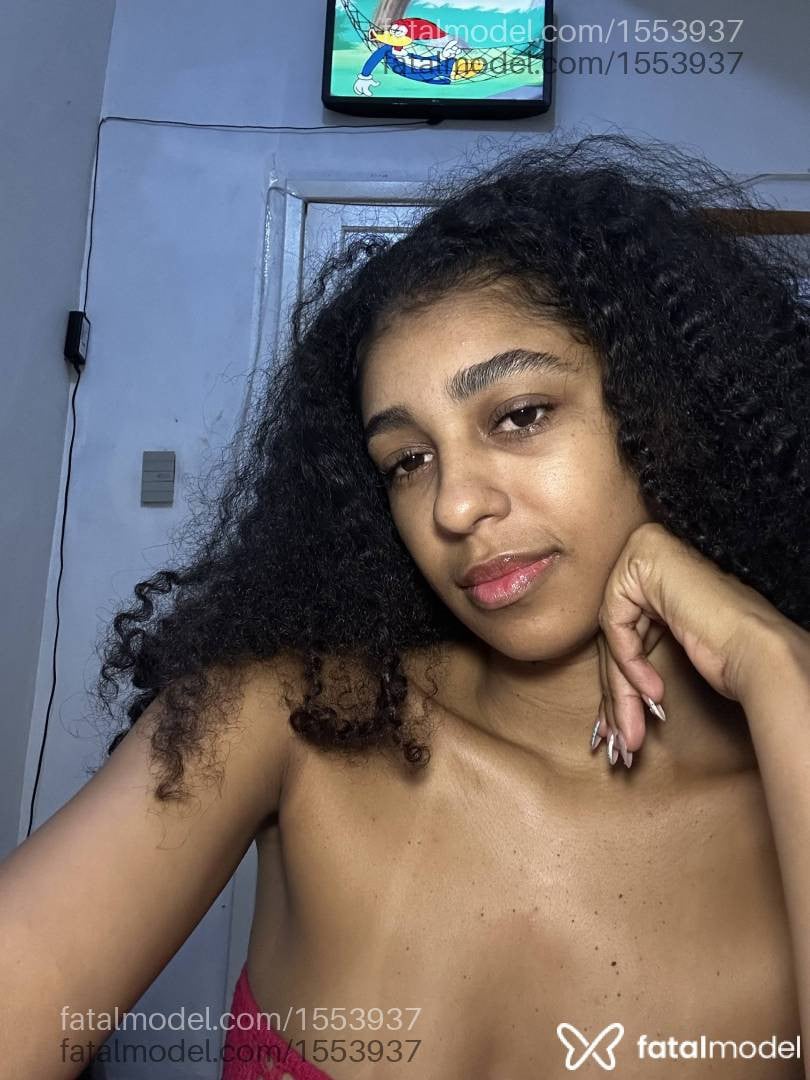 Acompanhante mulher com cabelo castanho de olhos castanhos - Helloa Nascimento Acompanhante mulher com cabelo castanho de olhos castanhos - Helloa Nascimento