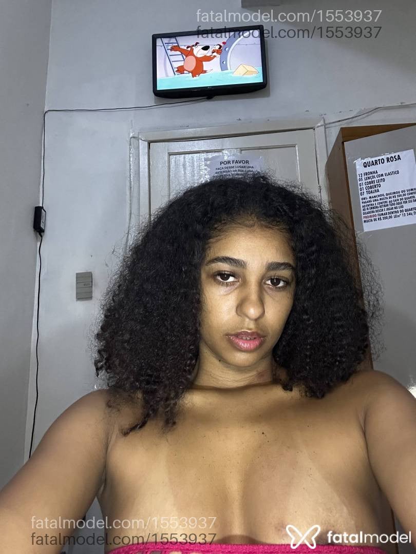 Acompanhante mulher com cabelo castanho de olhos castanhos - Helloa Nascimento