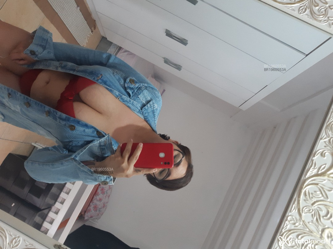 Acompanhante mulher com cabelo castanho de olhos castanhos - Rycca sulivan Acompanhante mulher com cabelo castanho de olhos castanhos - Rycca sulivan