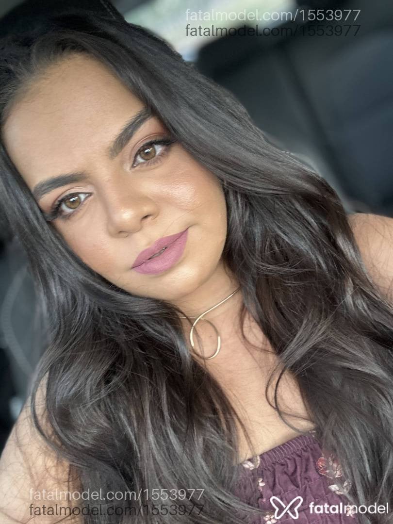 Acompanhante mulher com cabelo castanho de olhos castanhos - Yasmin Macedo
