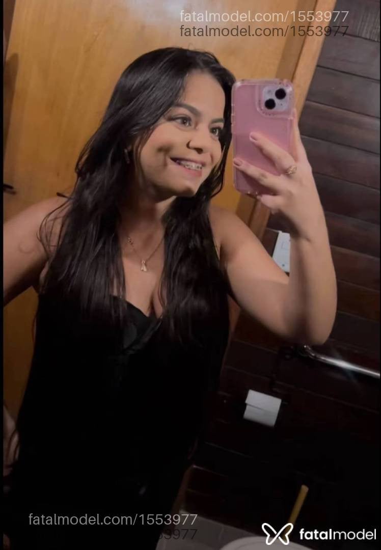 Acompanhante mulher com cabelo castanho de olhos castanhos - Yasmin Macedo