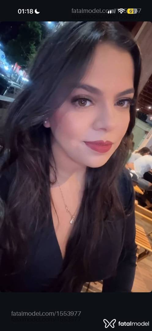 Acompanhante mulher com cabelo castanho de olhos castanhos - Yasmin Macedo