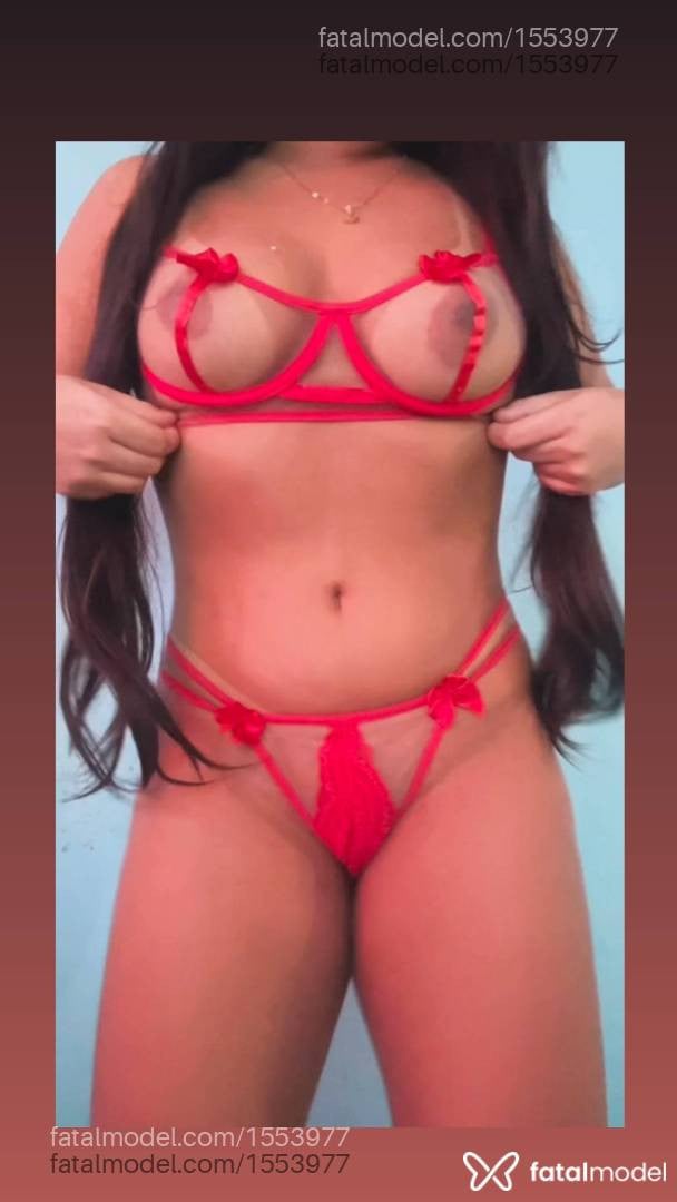 Acompanhante mulher com cabelo castanho de olhos castanhos - Yasmin Macedo