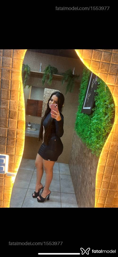 Acompanhante mulher com cabelo castanho de olhos castanhos - Yasmin Macedo