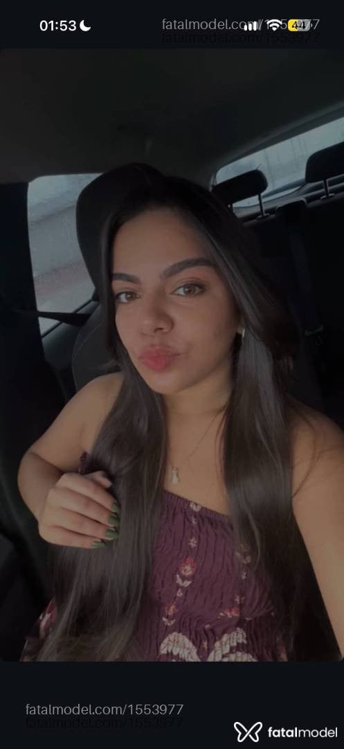 Acompanhante mulher com cabelo castanho de olhos castanhos - Yasmin Macedo