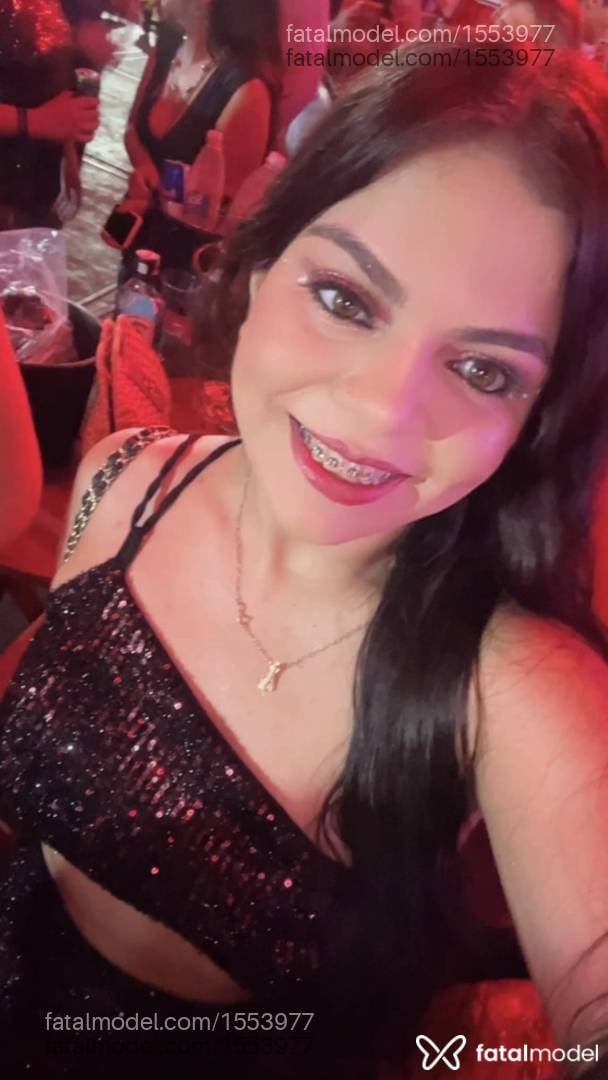 Acompanhante mulher com cabelo castanho de olhos castanhos - Yasmin Macedo