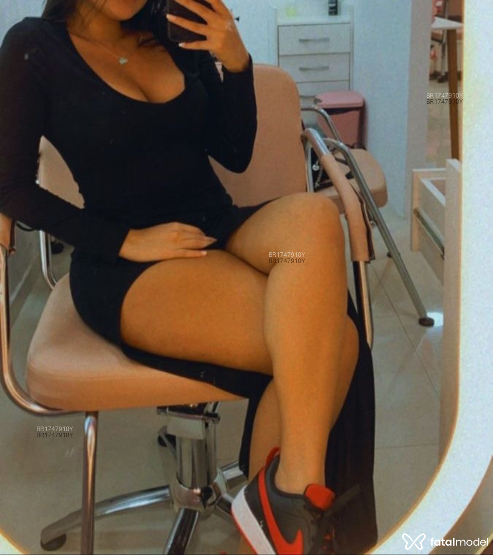 Acompanhante mulher com cabelo castanho de olhos castanhos em Goiânia Acompanhante mulher com cabelo castanho de olhos castanhos em Goiânia - Yasmim Fernandes