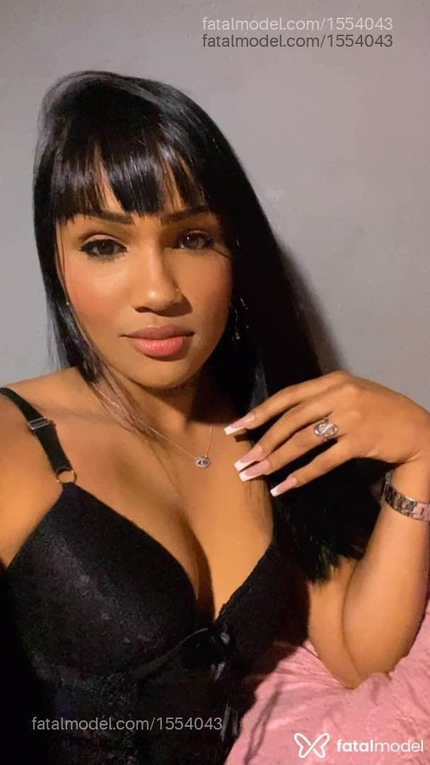 Acompanhante mulher com cabelo castanho de olhos pretos - Indiaa