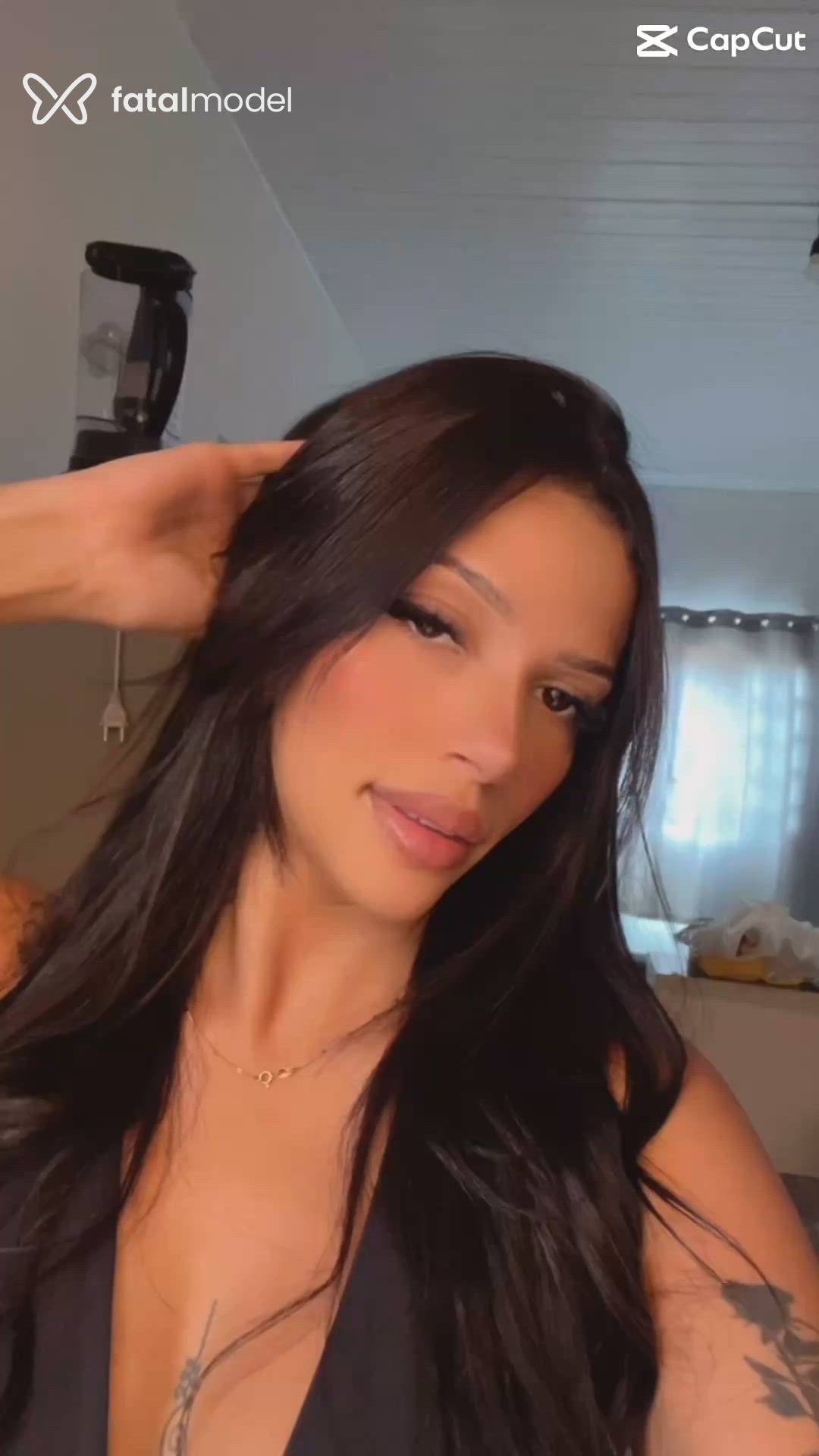 Acompanhante mulher morena (o) de olhos castanhos - Laura Campos