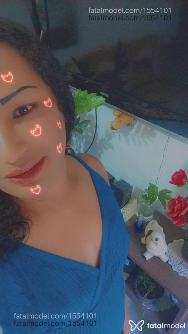 Acompanhante mulher trans com cabelo castanho de olhos mel em Rio Grande - Rainhadelicia