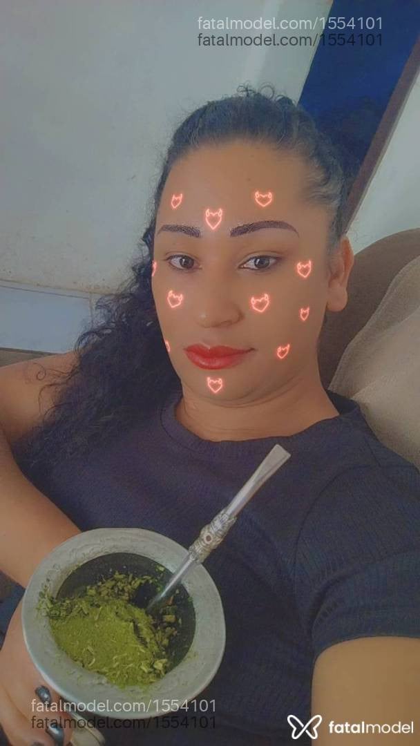 Acompanhante mulher trans com cabelo castanho de olhos mel em Rio Grande - Rainhadelicia