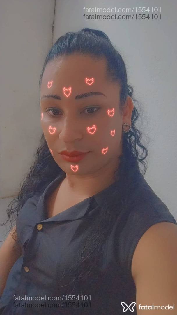 Acompanhante mulher trans com cabelo castanho de olhos mel em Rio Grande - Rainhadelicia