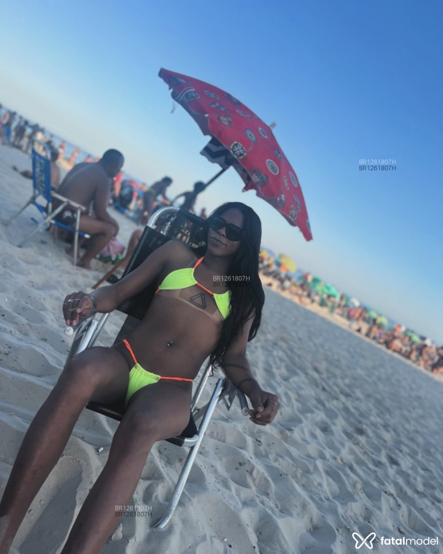 Acompanhante travesti morena (o) de olhos castanhos em Virtual - Luíza