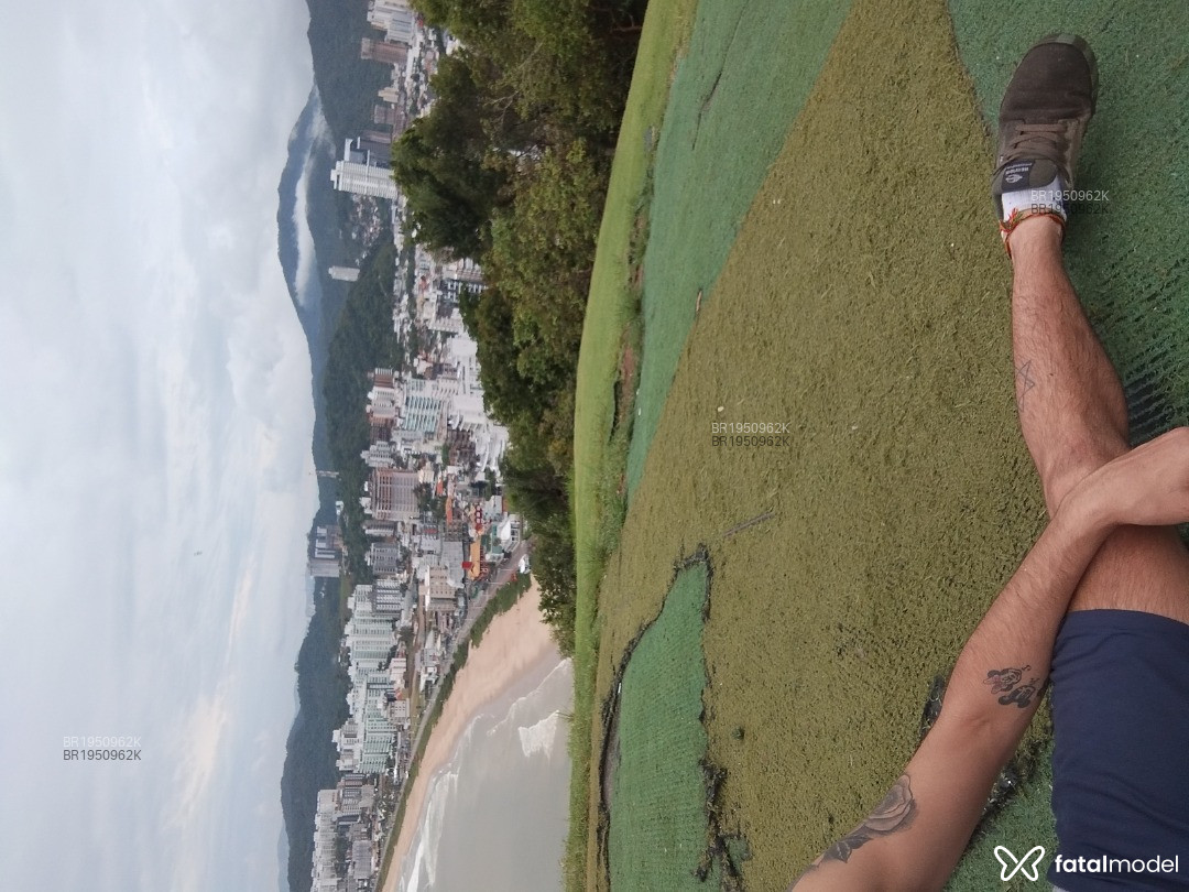 Acompanhante homem morena (o) de olhos castanhos em Itajaí - Alexandre