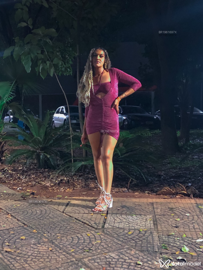 Acompanhante mulher trans loira (o) de olhos pretos em Virtual - Vicky