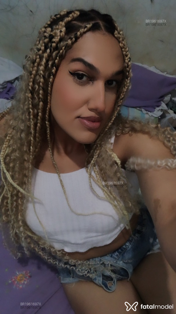 Acompanhante mulher trans loira (o) de olhos pretos em Virtual - Vicky