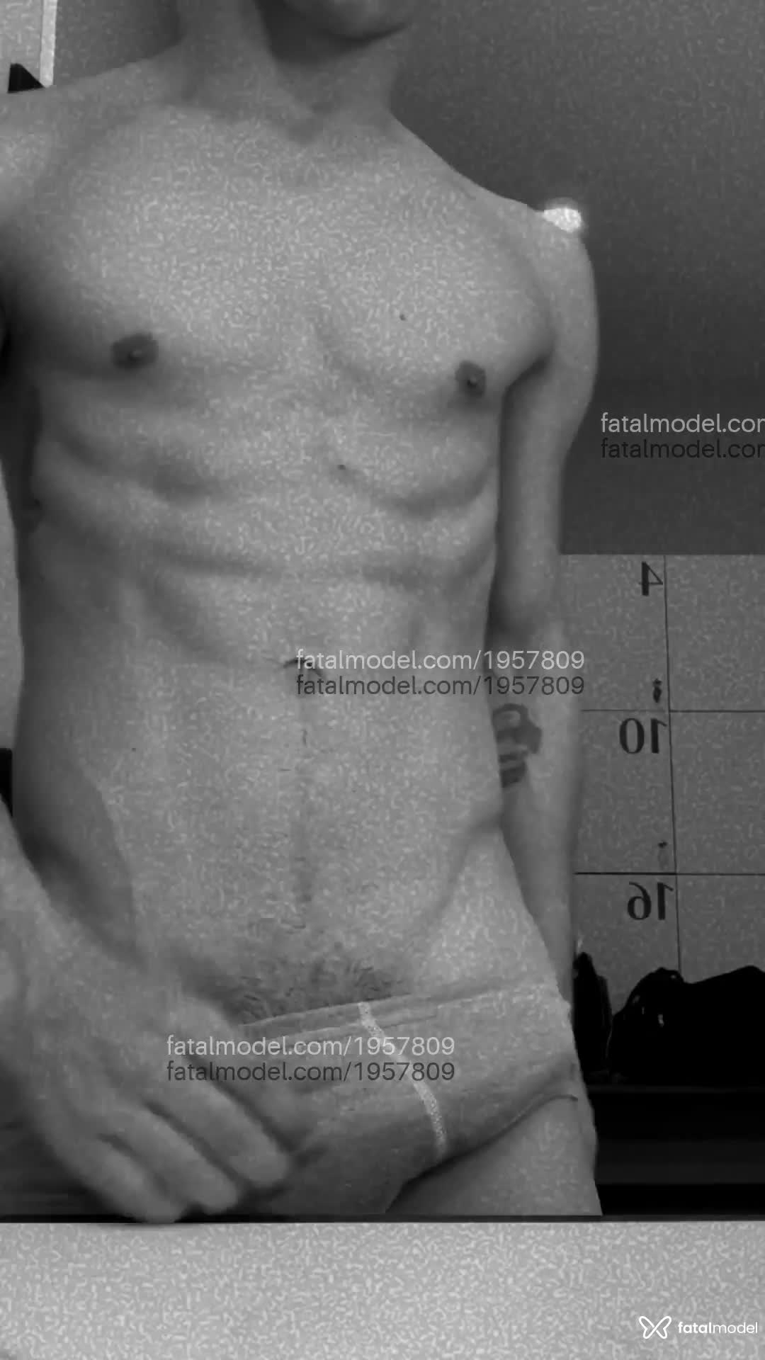 Acompanhante homem morena (o) de olhos pretos em Joinville - Pablon
