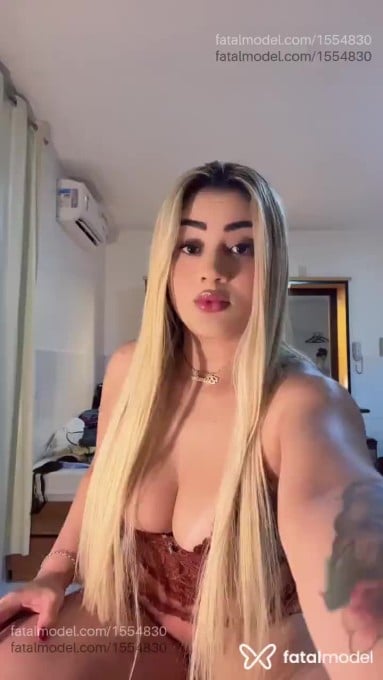 Acompanhante mulher loira (o) de olhos castanhos em Garanhuns - Paula Lays