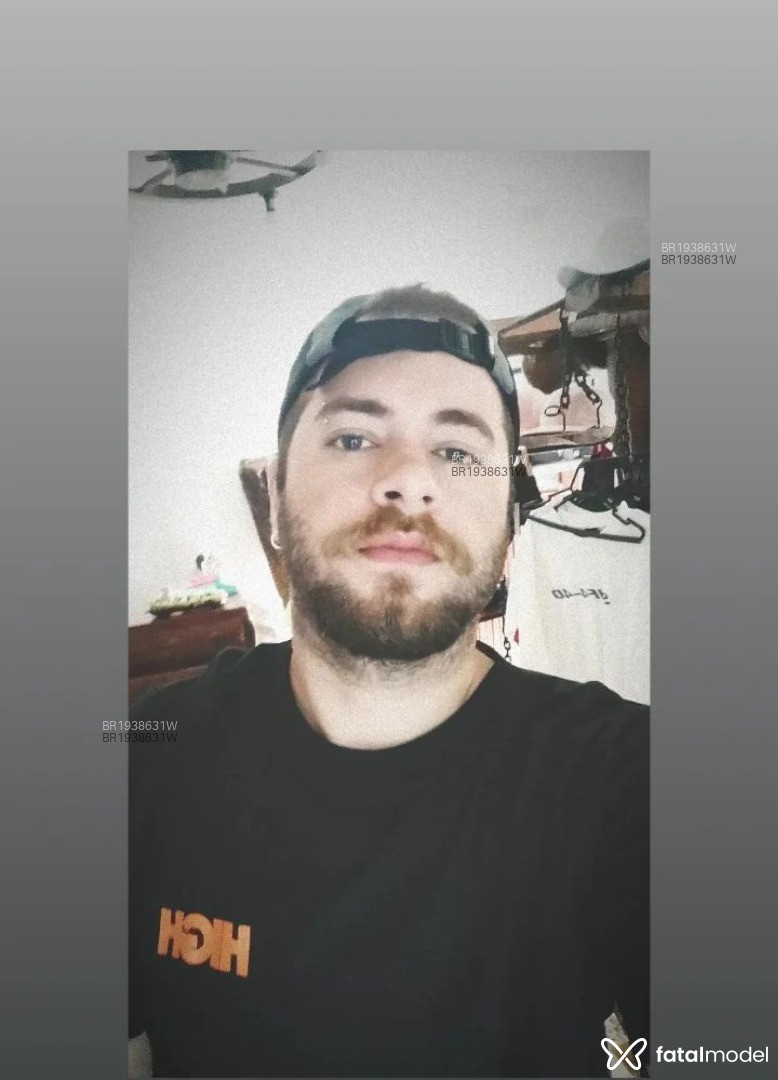 Acompanhante homem loira (o) de olhos verdes em Florianópolis - Tiago idros