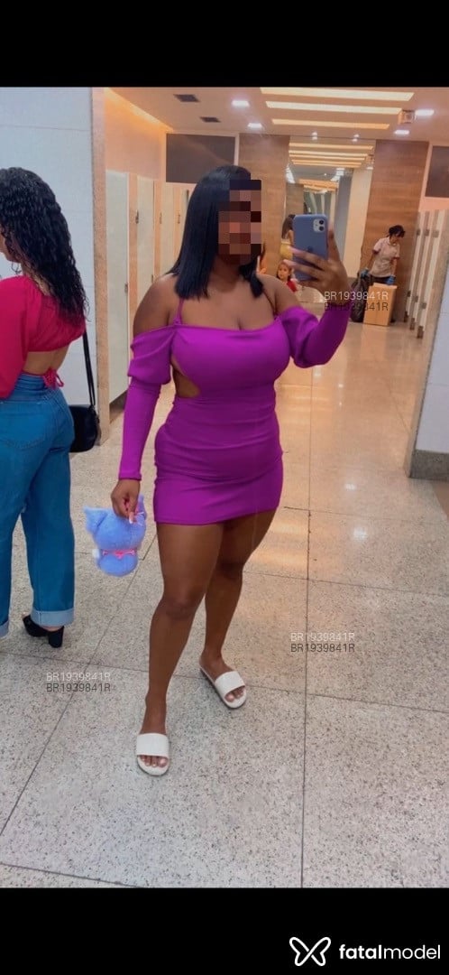Acompanhante mulher com cabelo castanho de olhos castanhos em Cabo Frio Acompanhante mulher com cabelo castanho de olhos castanhos em Cabo Frio - Raquel