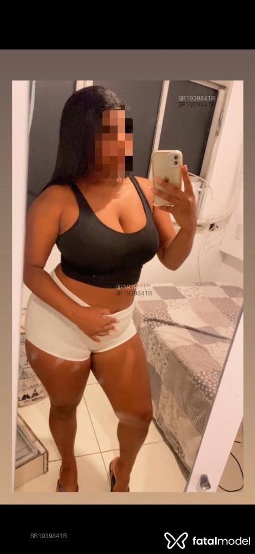 Acompanhante mulher com cabelo castanho de olhos castanhos em Cabo Frio Acompanhante mulher com cabelo castanho de olhos castanhos em Cabo Frio - Raquel