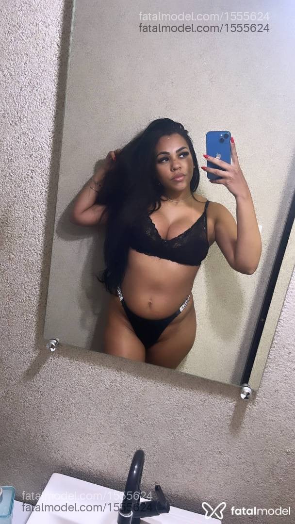 Acompanhante mulher morena (o) de olhos pretos - Nicole