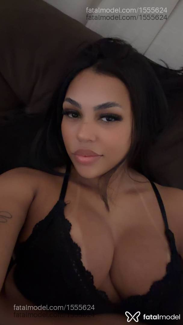 Acompanhante mulher morena (o) de olhos pretos - Nicole