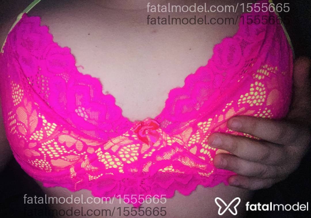 Acompanhante travesti com cabelo castanho de olhos verdes - Polly