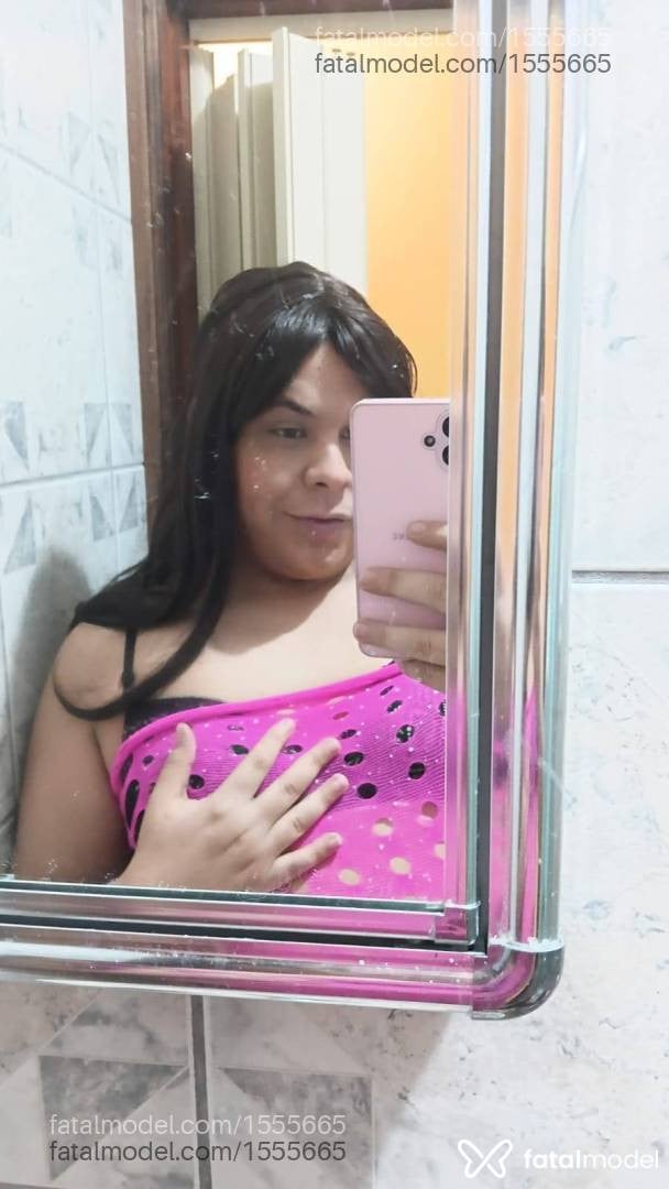 Acompanhante travesti com cabelo castanho de olhos verdes - Luna souza