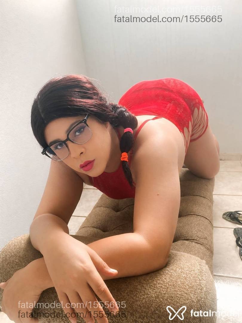 Acompanhante travesti com cabelo castanho de olhos verdes - Luna souza